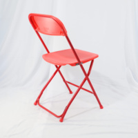 Chaises pliantes en plastique rouge pour événements de mariage et mobilier de jardin extérieur en gros