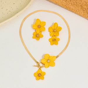 Set di Gioielli Floreali Boho con Orecchini Pendenti a Fiore e Collana a Spina di Pesce, Gioielli Floreali Stratificati di Tendenza Estiva per Lei - Product Image 5