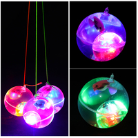 Balle clignotante en caoutchouc pour enfants à LED Boule de cristal scintillante avec lumière multicolore