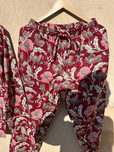 Conjunto de Pijama de Algodón Orgánico Indio, Estampado Floral a Mano, Manga Larga, Botones, Ultra Suave, Transpirable, Unisex - Product Image 5