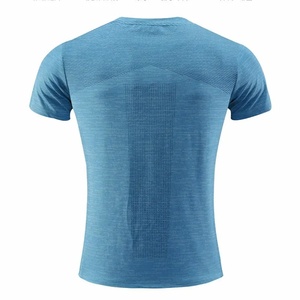 T-shirt pour homme à col rond et ourlet arrondi, de haute qualité, coupe musclée, ajustée, manches personnalisées, logo vierge, t-shirts sans couture pour homme - Product Image 3