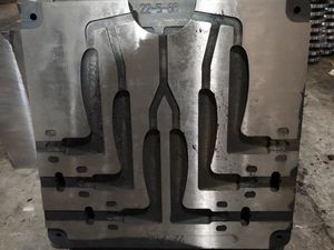 Nhà bếp Vòi nước trọng lực đúc khuôn cho vỏ vòi nước khuôn sản xuất máy ép nhựa khuôn đúc khuôn - Product Image 3