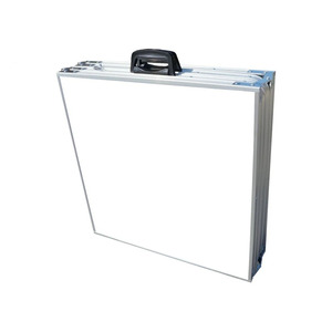 Tavolo da Beer Pong Galleggiante di Alta Qualità Personalizzabile in Alluminio con Superficie Lavagna Cancellabile a Secco e Fori Design Gratuito <span class=keywords><strong>per</strong></span> Uso <span class=keywords><strong>Esterno</strong></span> - Product Image 5