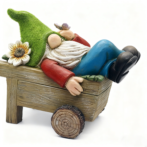 Venta al por mayor <span class=keywords><strong>de</strong></span> resina Festival decoración divertidas figuritas <span class=keywords><strong>de</strong></span> Gnomo para la decoración del hogar <span class=keywords><strong>de</strong></span> primavera - Product Image 3