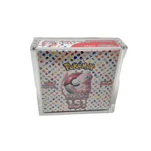 जिहोंग कस्टम क्लियर ऐक्रेलिक पोकेमॉन 151 बूस्टर बॉक्स डिस्प्ले केस प्रोटेक्टर टीसीजी जापानी पोकेमॉन कार्ड 151 केस मजबूत चुंबक के साथ