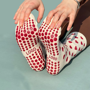 Vrouwen Groothandel Crew Custom Logo Yoga <span class=keywords><strong>Sokken</strong></span> Ballet Sport Ademende Grip Katoen Anti-Slip Antislip Pilates <span class=keywords><strong>Sokken</strong></span> - Product Image 2