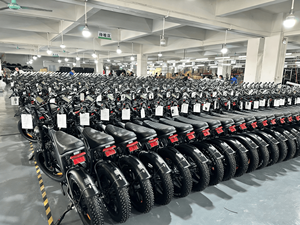 Moto électrique V8 à succès avec cadre en aluminium large et batterie au lithium intégrée dans le tube diagonal, conception de moto à pneus larges 48V - Product Image 3