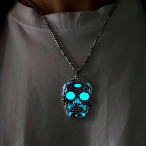 Collier pendentif crâne en sucre phosphorescent pour le Jour des Morts mexicain, style Hip Hop pour hommes, vente en gros - Product Image 2