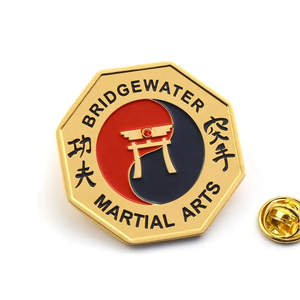 Perno personalizzato in metallo dorato con logo arti marziali smalto karate <span class=keywords><strong>club</strong></span> - Product Image 1