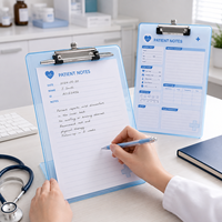 Porte-documents en acrylique personnalisé OEM ODM, imprimé en couleur, avec clip métallique et porte-stylo pour usage médical, infirmier, clinique, hôpital