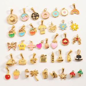 Venta al por mayor hecho a mano DIY encanto 18K chapado en oro de acero inoxidable colgantes finos dijes accesorios joyería de moda - Product Image 4