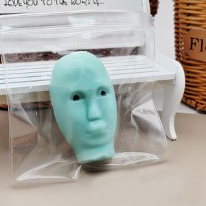 Jouet anti-stress unique et amusant en TPR en forme de tête d'alien vert - Pop Pimples - Cadeau créatif pour enfants et adultes, pour le plaisir et la relaxation - Product Image 4