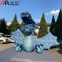 Dragon de glace bleu gonflable géant personnalisé avec sculpture d'ailes pour la décoration d'événements d'Halloween, de carnaval, de parcs à thème, de centres commerciaux et de magasins
