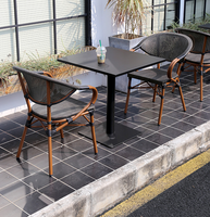 Chaise de jardin d'extérieur en stock usine – Mobilier confortable et imperméable pour terrasse, café ou restaurant
