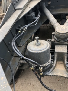 Camion tracteur d'occasion Sinotruk Euro2 Diesel 6X4 à direction à gauche HOWO 10 roues avec capacité de charge de 21-30T, 371 ch, caméra arrière 360° - Product Image 6