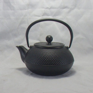 Théière chinoise simple en fonte antique noire Tetsubin avec infuseur en acier inoxydable pour cuisinière - Product Image 2
