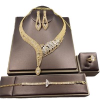 Ensemble de bijoux de mode pour femmes, plaqué or, argent, strass, collier et boucles d'oreilles pendantes pour les robes de soirée et de mariage, accessoire