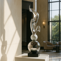 Sculpture métallique abstraite de luxe, art décoratif moderne, statue avec base géométrique pour la décoration intérieure du salon, du bureau ou de l'hôtel