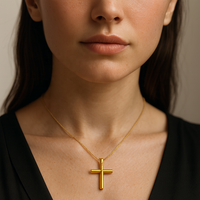 Colgante de Cruz Cristiana Hecho a Mano en Oro Amarillo de 14K, Delgado y Elegante para Uso Diario, Unisex, Sin Níquel, Joyería de Comunión, Colgantes Finos