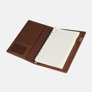 Libreta de Negocios Personalizada, Ecológica, Biodegradable, Hecha a Medida, de Cuero A5 con 6 Anillas y Portaplumas - Product Image 4