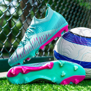 Chaussures de football professionnelles personnalisables à crampons longs, semelle intérieure en maille TPU antidérapante de haute qualité, chaussures d'entraînement sportif à ressort - Product Image 1