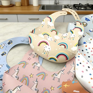 Bavoir bébé en silicone souple, imperméable, avec manches, sans BPA, attrape-miettes, style bandana - Product Image 3