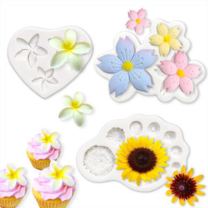 Moules en silicone pour gâteaux en forme de pétales variés : petites marguerites, fleurs de cerisier, frangipaniers, fleurs artificielles séchées et fondant - Product Image 5
