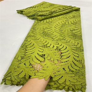 Lo último en tela de encaje de cordón de guipur africano de alta calidad, patrón de hojas de flores bordadas suaves para vestidos de novia de boda - Product Image 1