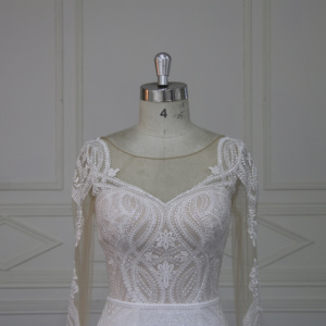 Illusive manches longues élégantes robes de mariée sirène en dentelle avec V bas du dos robe de mariée pour le mariage - Product Image 2