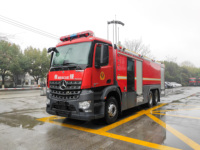 Camion de pompiers Zhenxiang Mercedes-Benz neuf 6x4 diesel à transmission automatique 456 CV 16 tonnes pour le transport de liquides, capacité du réservoir 95 m 10 000 L