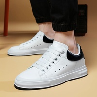 Chaussures tendance de luxe léger de haute qualité avec talon compensé intérieur, personnalisables. Ventes directes d'usine OEM disponibles