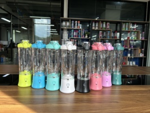 โลโก้ที่กําหนดเอง BPA ฟรีขนาดใหญ่กีฬาฟิตเนสพลาสติก <span class=keywords><strong>Shaker</strong></span> ถ้วย 600ml เครื่องปั่น GYM โปรตีน <span class=keywords><strong>Shaker</strong></span> เครื่องปั่น 4000mAh เครื่องปั่นผลไม้ - Product Image 4