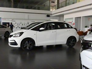 Honda Fit 2022 1.5L CVT Edición Fashion con Techo Panorámico, Sedán con Volante a la Izquierda, Interior Oscuro, Asientos de Cuero, Auto Usado - Product Image 3