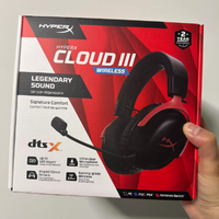 Auriculares Inalámbricos para Juegos HyperX Cloud III, 2.4GHz, Baja Latencia (<30ms), Audio Espacial DTS, Controles Táctiles, Pantalla Digital