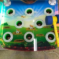 Machine de jeu aux pièces de monnaies, jeux européens, un joueur, marteau de souris, billets de vente, pour centres commerciaux