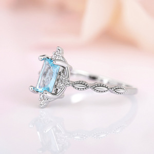 Anello con Design a Corona, Stile Elegante, Anello da Dito per Donne - Product Image 3