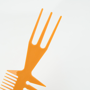 Peine de peluquería Antiestático de plástico con logotipo personalizado, peine de peinado 3 en 1, peine de peluquero de corte de pelo de tamaño pequeño - Product Image 3