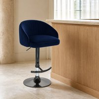 Chaise de comptoir pivotante en velours bleu marine, hauteur réglable, dossier cannelé, design tubulaire, finition chrome noir, pour bar à domicile et salle à manger