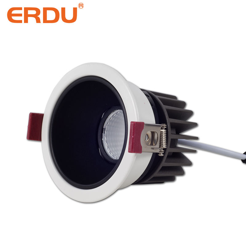 Noir + CREEE + Isolé