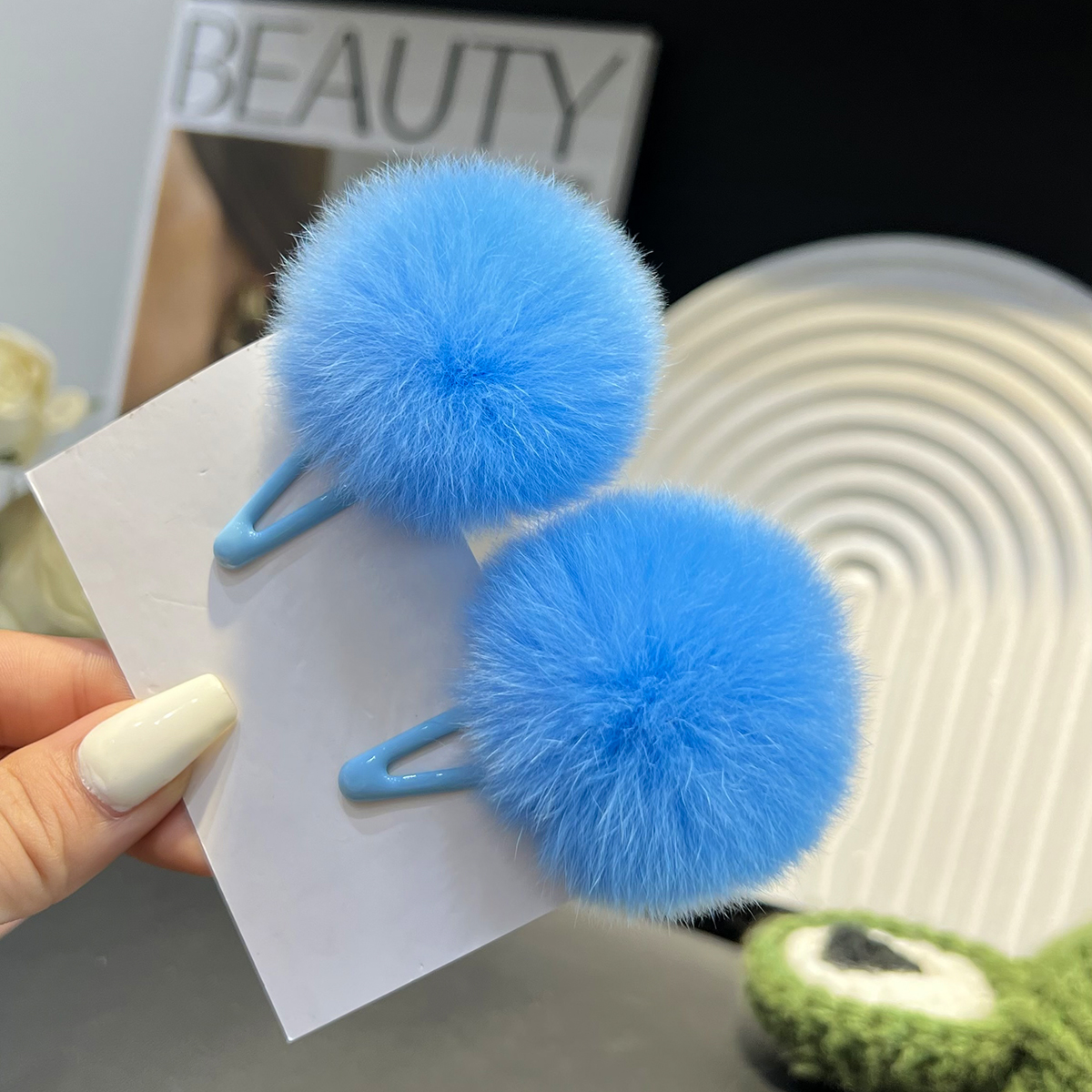 Оптовая продажа, аксессуары для волос для девочек, милые плюшевые мягкие заколки для волос из меха норки с шариками, милые новые металлические заколки для волос из меха норки для девочек