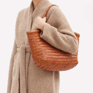 De lujo de <span class=keywords><strong>cuero</strong></span> de hombro bolsas chicas de gran capacidad <span class=keywords><strong>bolso</strong></span> mujer hecho a mano de <span class=keywords><strong>cuero</strong></span> de vaca tejido <span class=keywords><strong>bolso</strong></span> - Product Image 3
