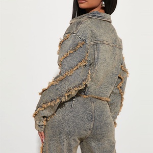 Conjunto de mezclilla de alta calidad para mujer: Chaqueta corta desgastada y jeans de tiro bajo de pierna ancha con lavado ácido y efecto vintage. - Product Image 3