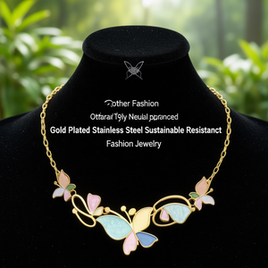 Collar de Mariposa Chapado en Oro, Acero Inoxidable, Joyería de Moda Sostenible y Resistente - Product Image 3