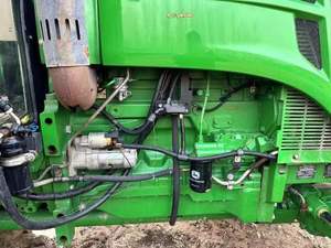 Tracteur de cabine John Deere 6B-1404, cabine panoramique à faible bruit, confort toutes saisons, opération sur le terrain pendant de longues journées - Product Image 4