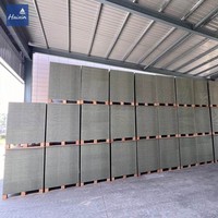Coffrage en panneaux de béton en PVC modulaire assemblé, installation rapide sur chantier