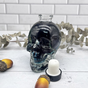 Botella <span class=keywords><strong>de</strong></span> cristal <span class=keywords><strong>de</strong></span> <span class=keywords><strong>calavera</strong></span> <span class=keywords><strong>de</strong></span> <span class=keywords><strong>forma</strong></span> única, 190Ml, transparente, vacía <span class=keywords><strong>con</strong></span> tapón <span class=keywords><strong>de</strong></span> polímero para licor, ron, ginebra, Tequila, whisky, Brandy, <span class=keywords><strong>Vodka</strong></span> - Product Image 2