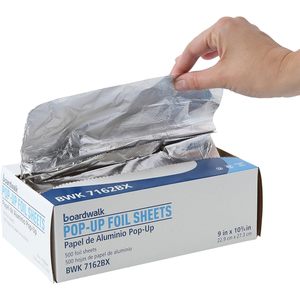 Feuille de papier aluminium jetable pop-up Boardwalk BWK 7162, longueur 10-3/4 po, largeur 9 po - Product Image 2