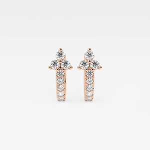 Boucles d'oreilles créoles Huggie en diamant de laboratoire rond de 0,5 carat, élégantes et minimalistes, pour un usage quotidien - Product Image 1
