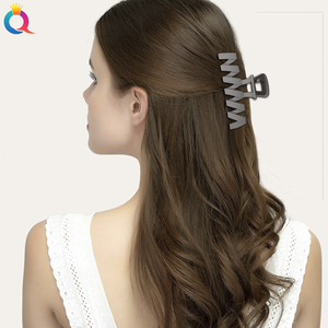 QIYUE مصنع الجملة رخيصة البلاستيك ألوان صلبة كليب للنساء سميكة الشعر للفتيات هاي الملحقات دبوس الشعر - Product Image 2