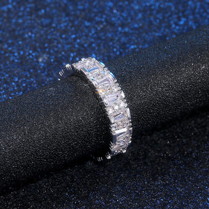 Anello in Ottone con Pietra Irregolare per Donne, Design Classico Scintillante con Incastonature, Regalo per Fidanzamento e Feste, Gioiello alla Moda - Product Image 6